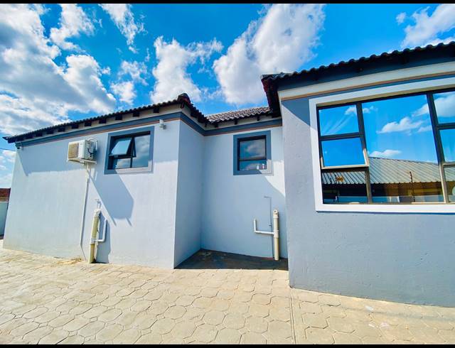 5 BEDROOM HOUSE FOR SALE IN DUMASI